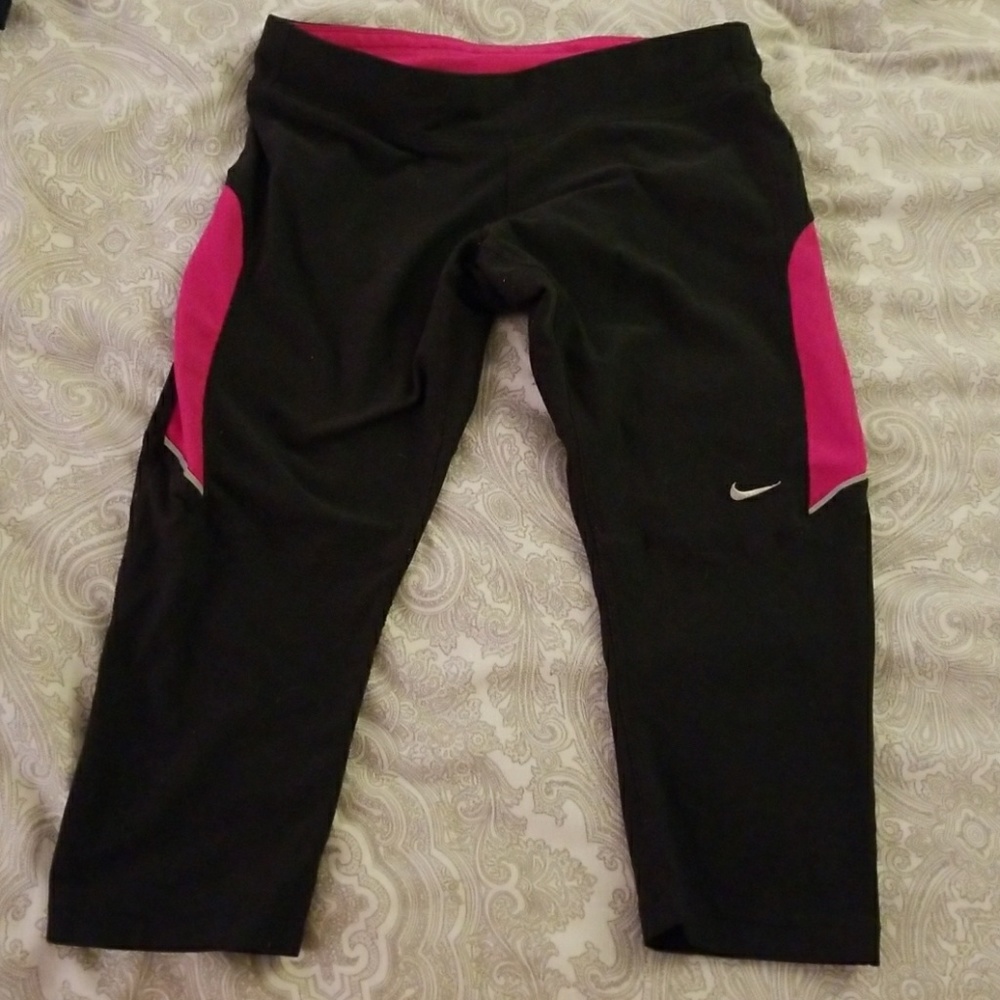 Nike Dri Fit Capri Pants - Stretchy